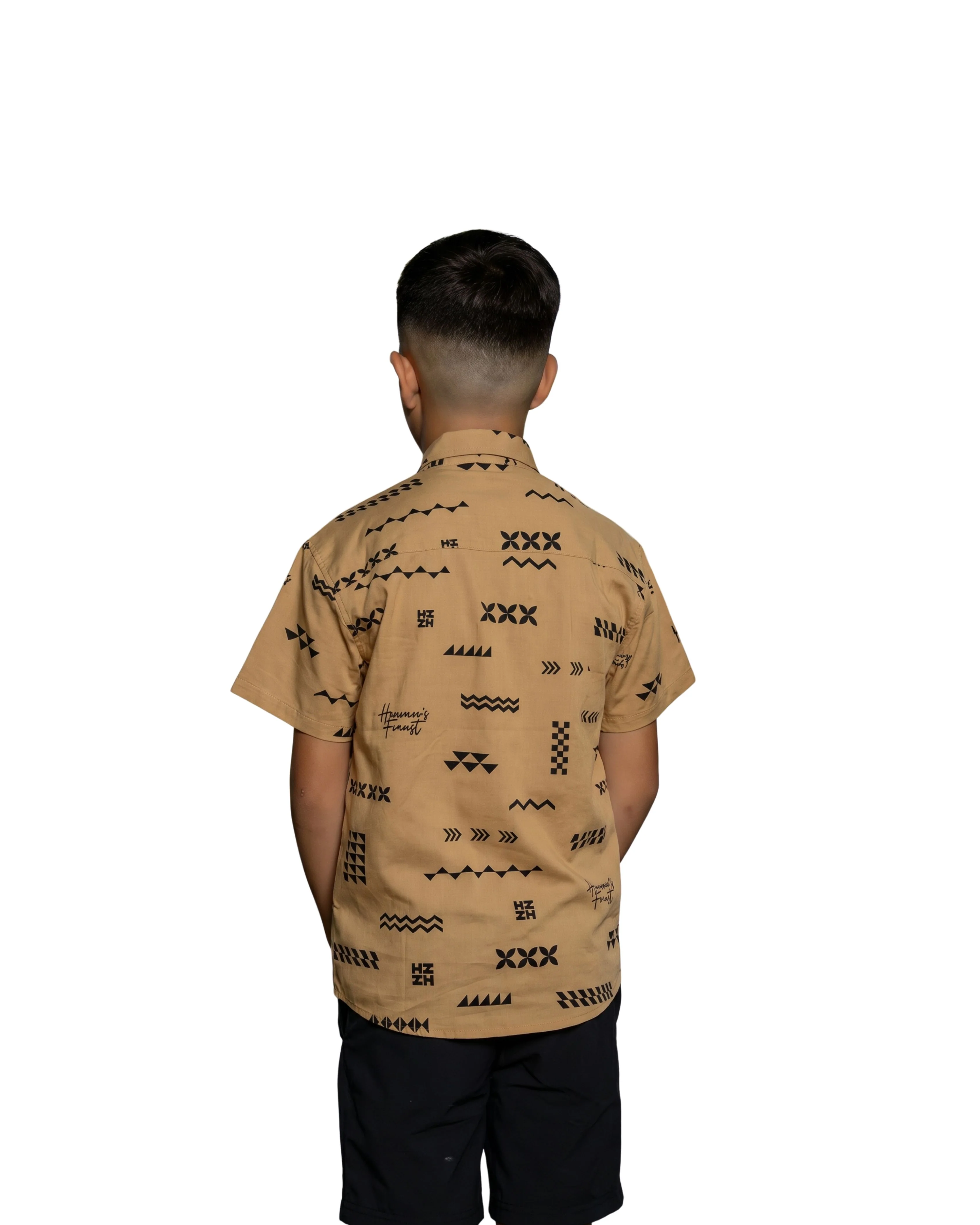 ʻANO KĀPALA KEIKI TAUPE & BLACK ALOHA SHIRT - Image 2