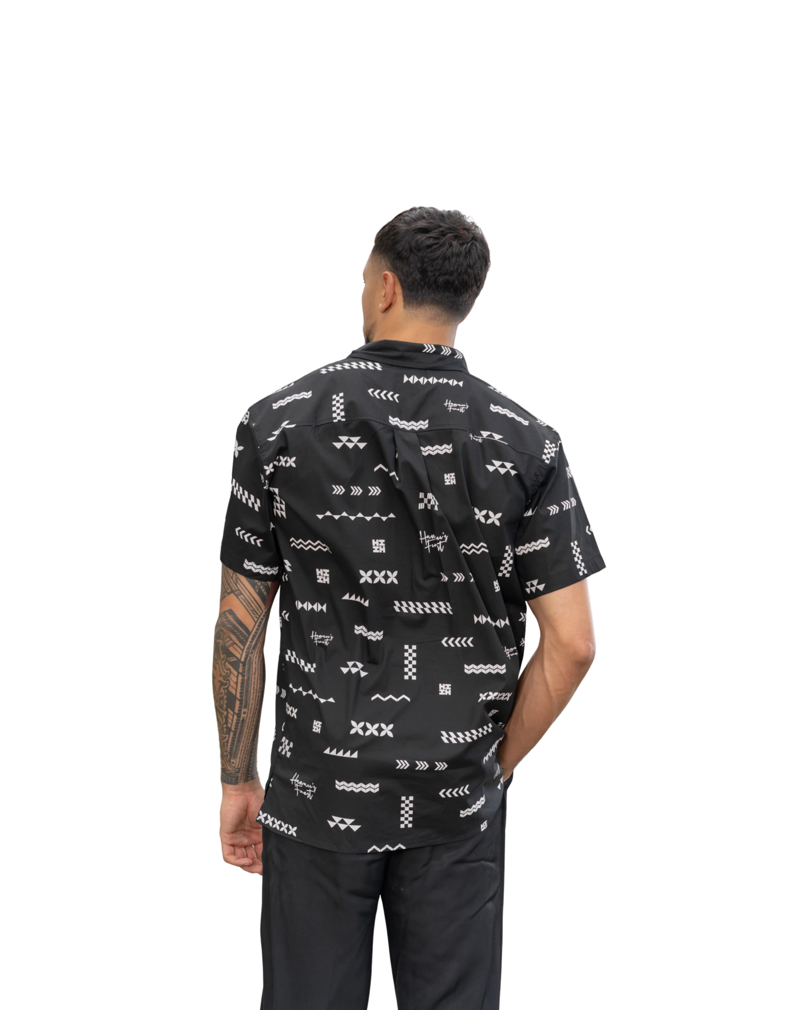 ʻANO KĀPALA MEN'S BLACK & WHITE ALOHA SHIRT - Image 2